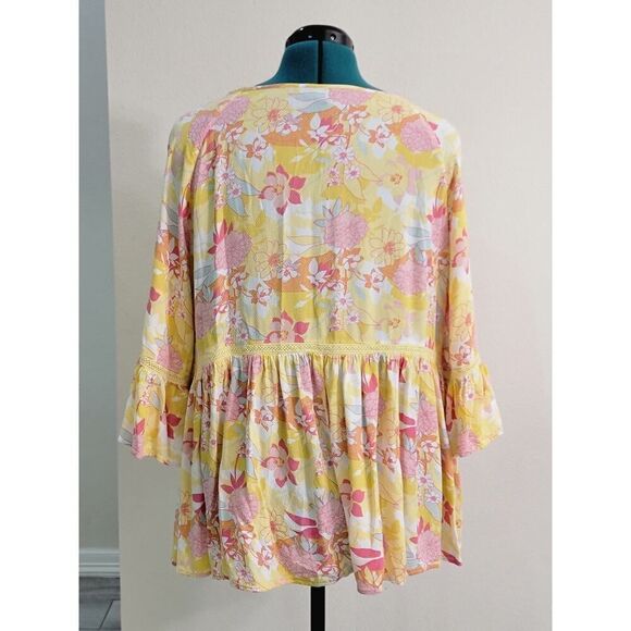 Torrid Rayon Embroidered Bell Sleeve Top Hi-lo Yellow Floral Scoop Neck Size 2X - Picture 7 of 12